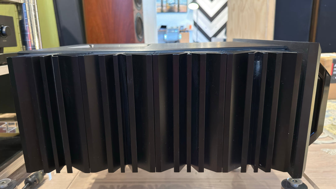 Genesis Stealth B-200 Integrated Power Amplifier in Black EXCELLENT