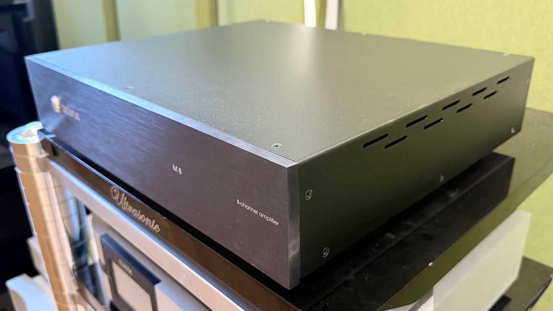 Acurus M8 8-Channel Amplifier in Black w Box EXCELLENT