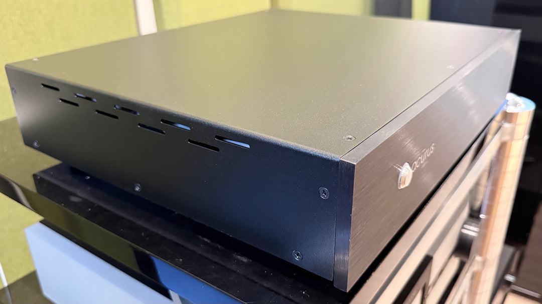 Acurus M8 8-Channel Amplifier in Black w Box EXCELLENT