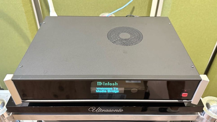 McIntosh MB100 Media Streamer and Digital Hub w Remote & Box EXCELLENT