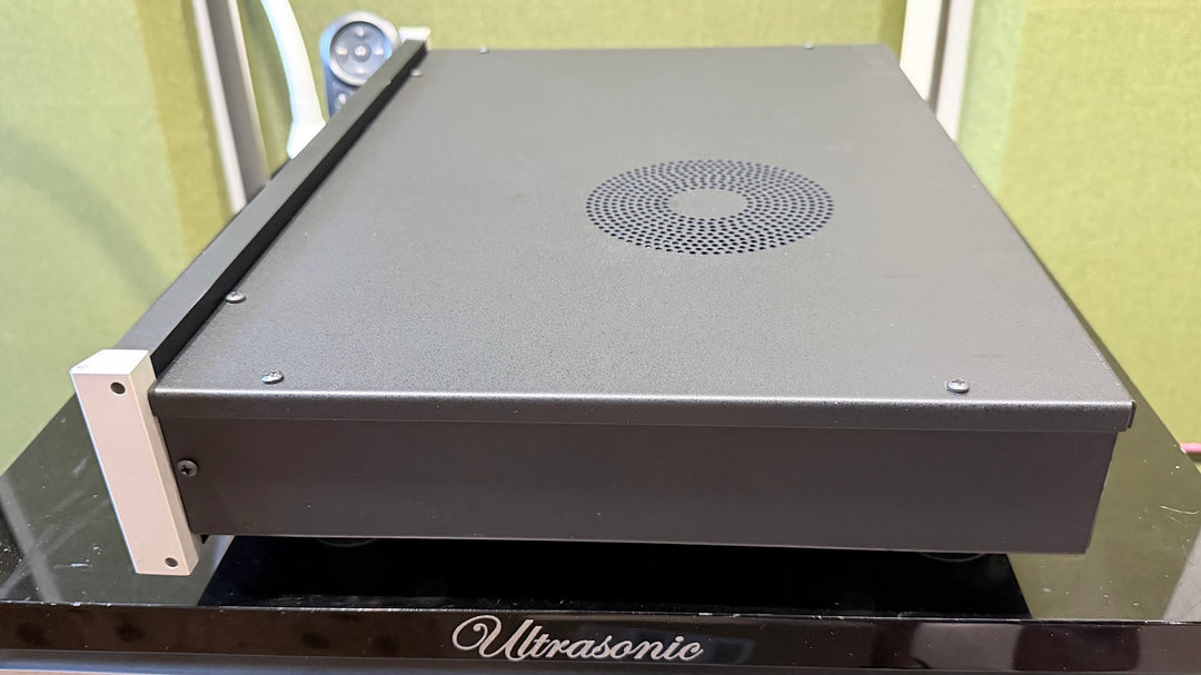 McIntosh MB100 Media Streamer and Digital Hub w Remote & Box EXCELLENT