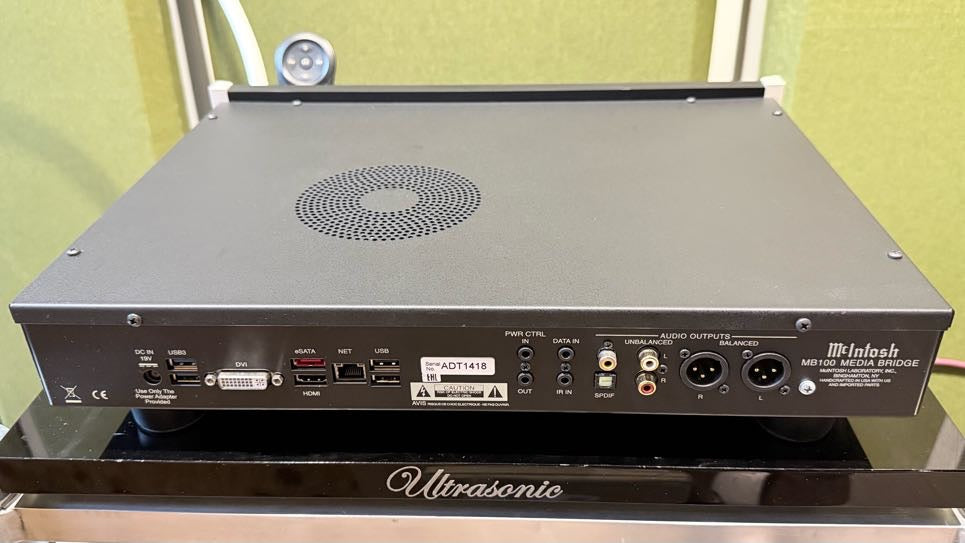 McIntosh MB100 Media Streamer and Digital Hub w Remote & Box EXCELLENT
