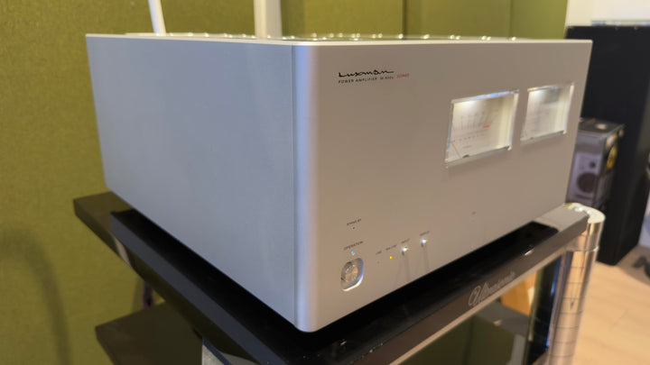 Luxman M-900u Stero Power Amplifier in Silver with Box EXCELLENT