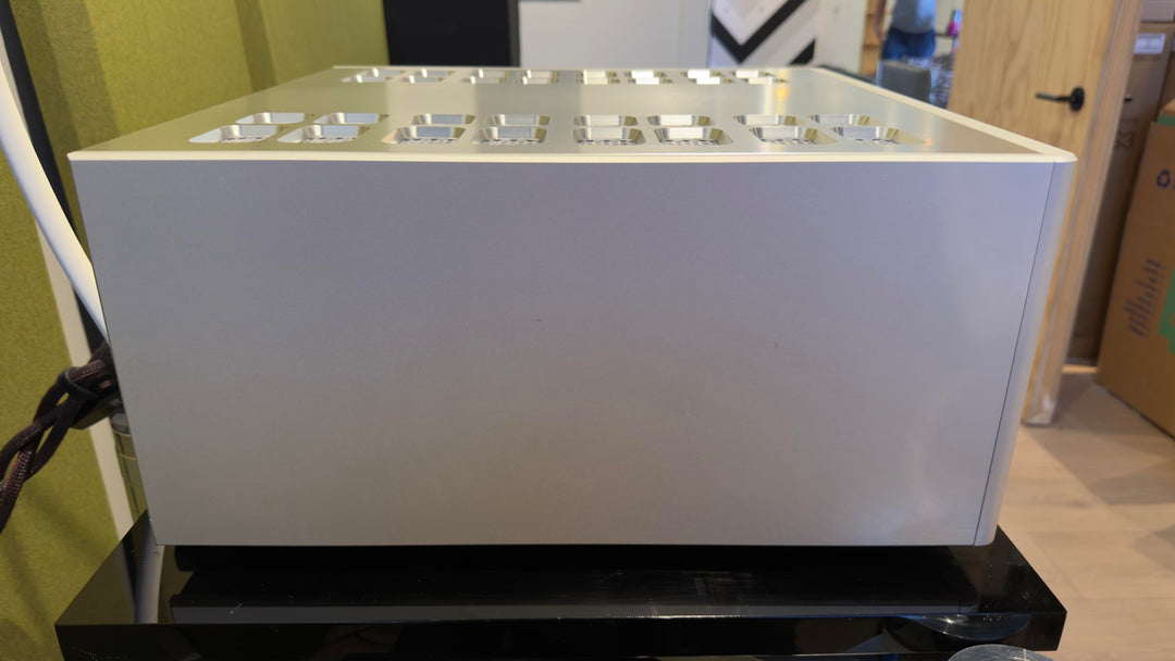 Luxman M-900u Stero Power Amplifier in Silver with Box EXCELLENT