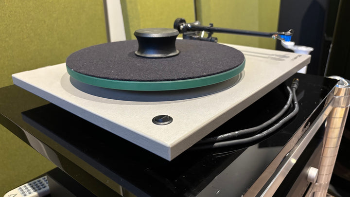 Rega RP3 Planar 3 Turntable Record Player with RB303 Tonearm and Elys 2 Cartridge EXCELLENT