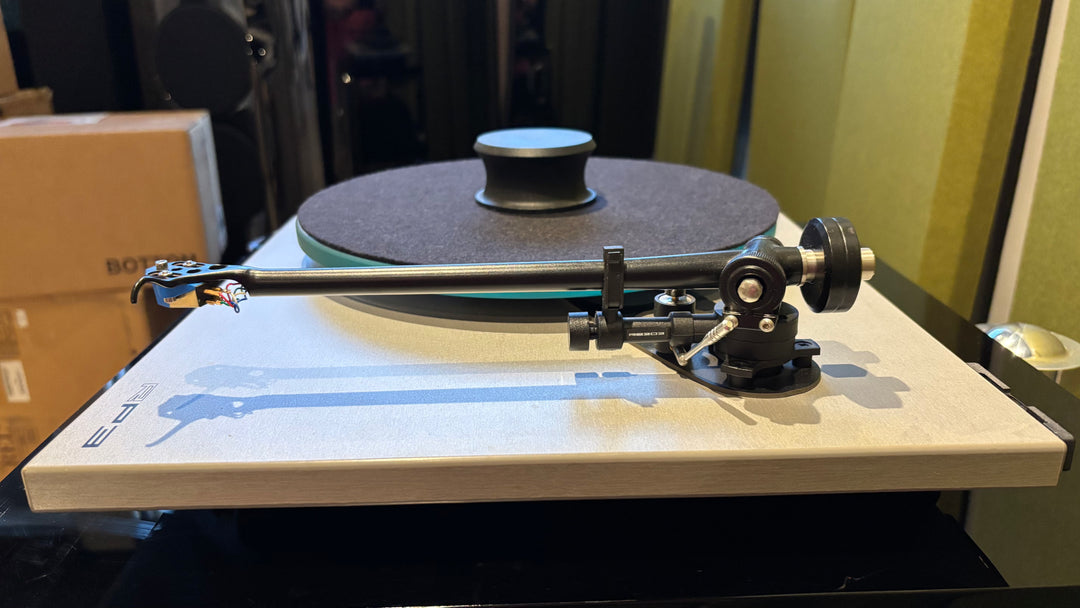 Rega RP3 Planar 3 Turntable Record Player with RB303 Tonearm and Elys 2 Cartridge EXCELLENT
