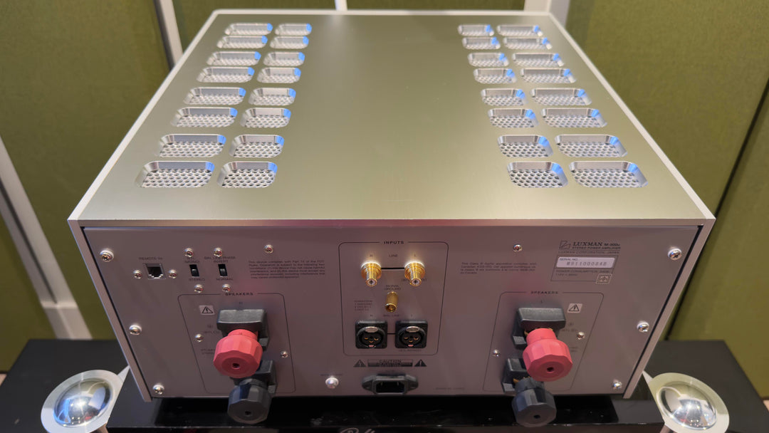 Luxman M-900u Stero Power Amplifier in Silver with Box EXCELLENT