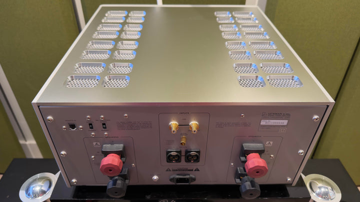 Luxman M-900u Stero Power Amplifier in Silver with Box EXCELLENT