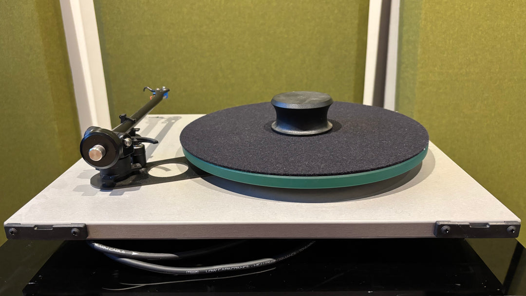 Rega RP3 Planar 3 Turntable Record Player with RB303 Tonearm and Elys 2 Cartridge EXCELLENT