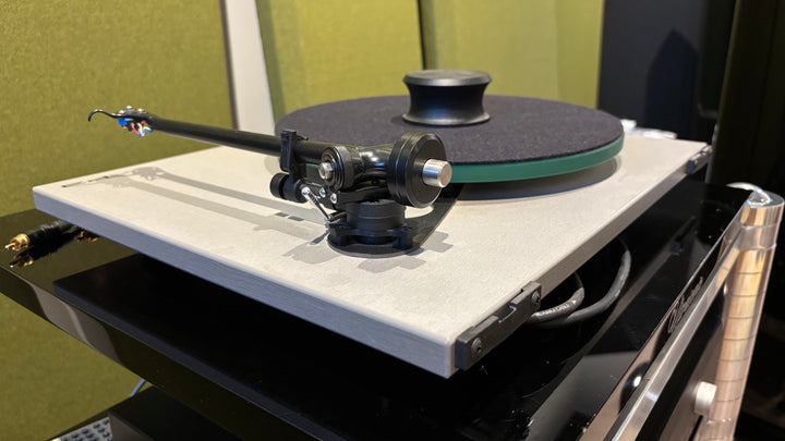 Rega RP3 Planar 3 Turntable Record Player with RB303 Tonearm and Elys 2 Cartridge EXCELLENT