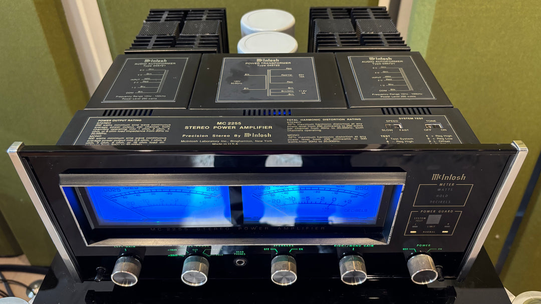 McIntosh MC2255 2-Channel Solid State Stereo Power Amplifier EXCELLENT