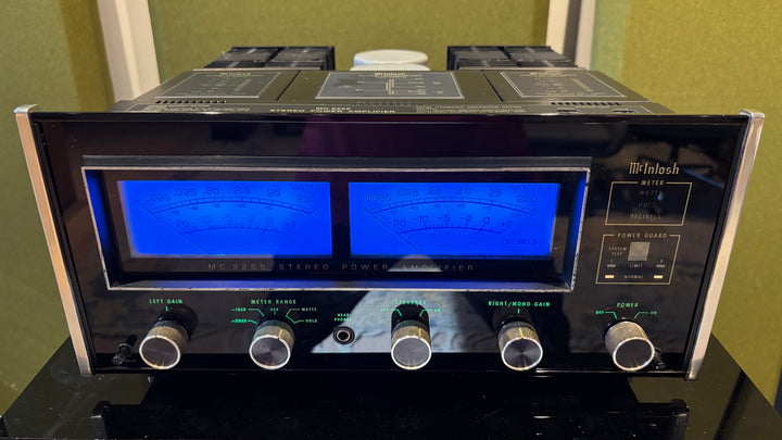 McIntosh MC2255 2-Channel Solid State Stereo Power Amplifier EXCELLENT