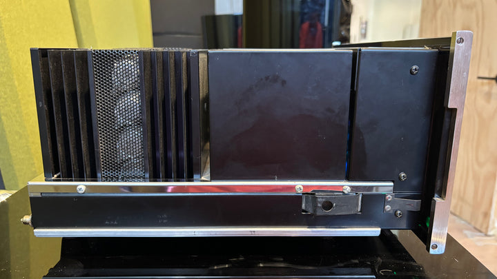 McIntosh MC2255 2-Channel Solid State Stereo Power Amplifier EXCELLENT