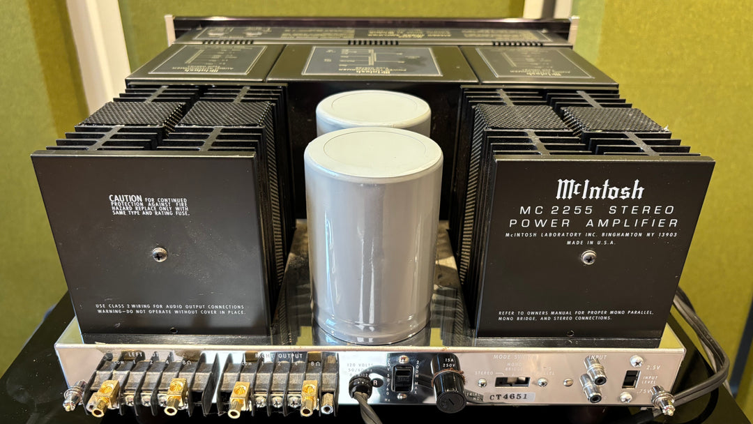 McIntosh MC2255 2-Channel Solid State Stereo Power Amplifier EXCELLENT