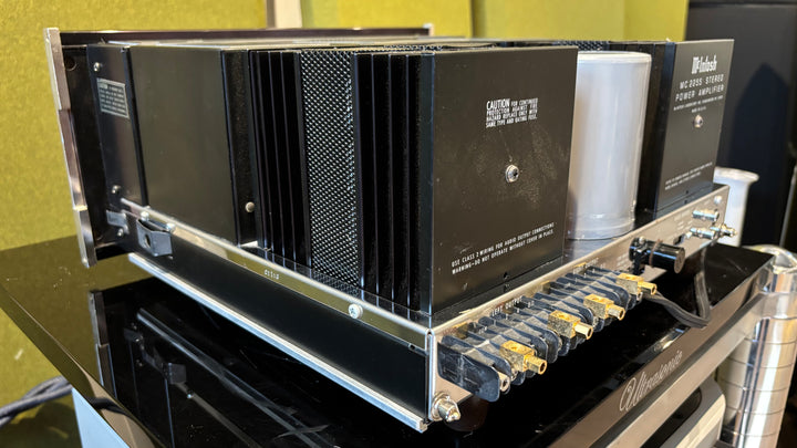 McIntosh MC2255 2-Channel Solid State Stereo Power Amplifier EXCELLENT