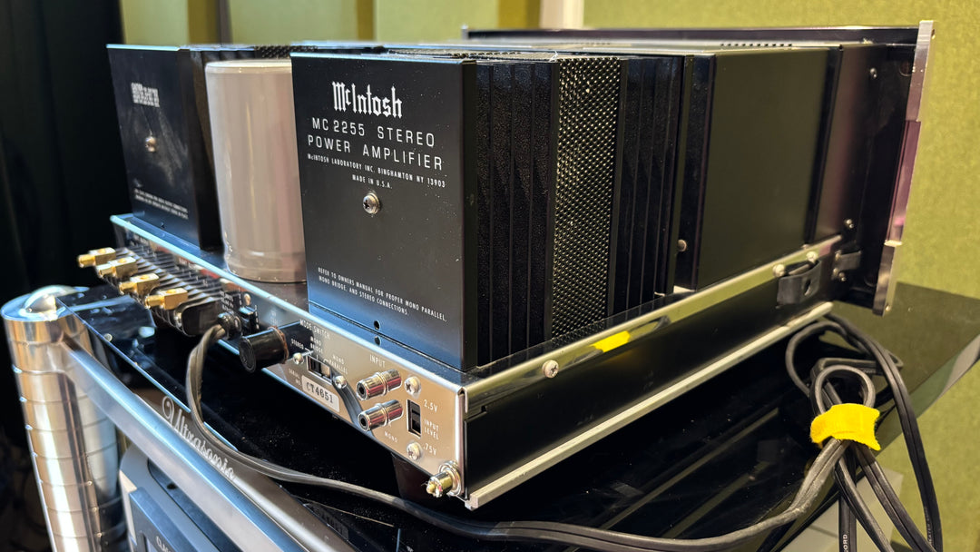 McIntosh MC2255 2-Channel Solid State Stereo Power Amplifier EXCELLENT