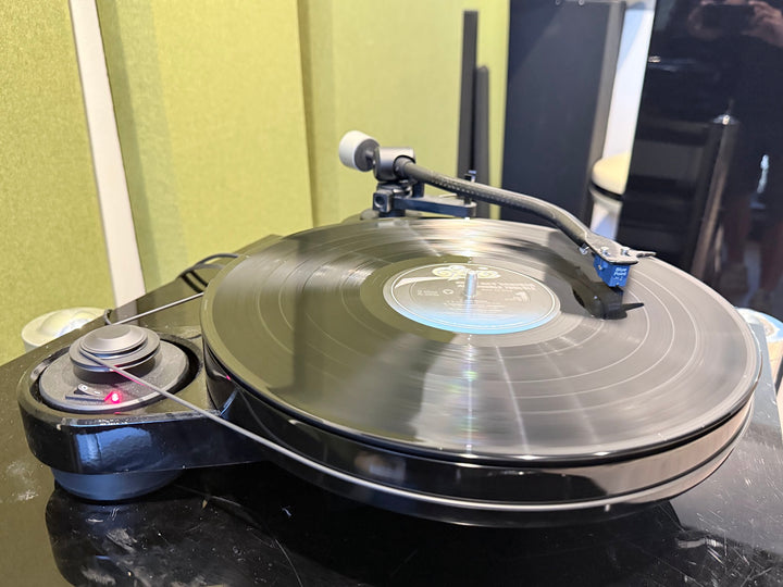Pro-ject RPM 3 Carbon Turntable Record Player with Blue Point Cartridge VERY GOOD