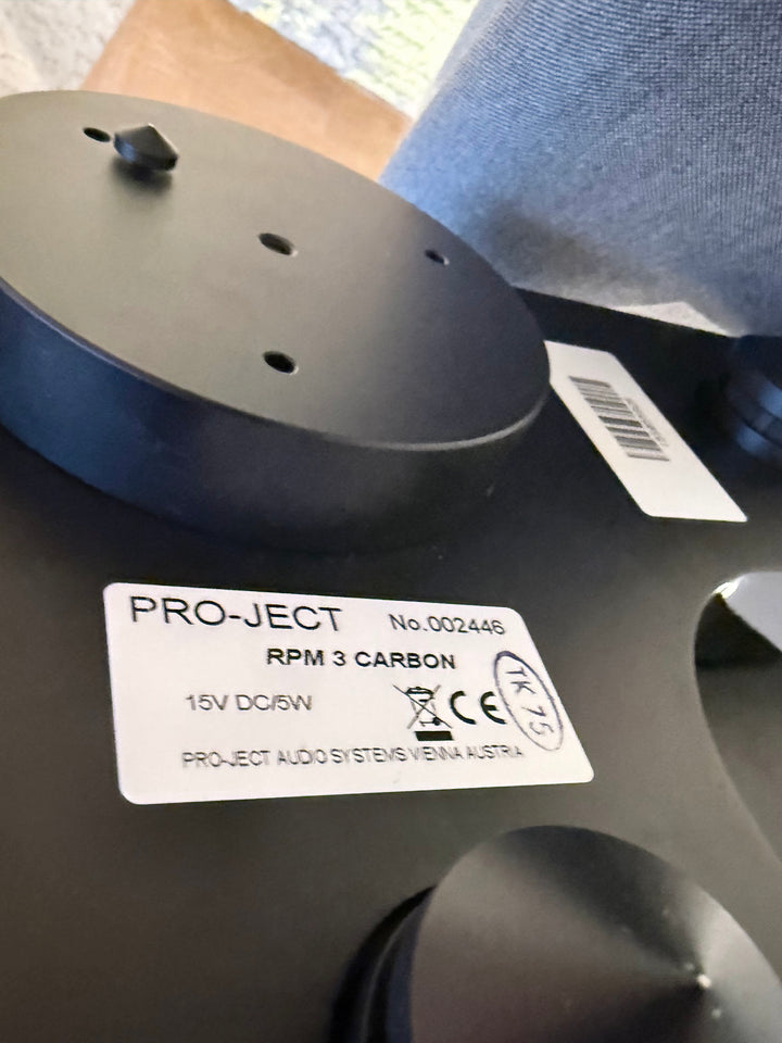 Pro-ject RPM 3 Carbon Turntable Record Player with Blue Point Cartridge VERY GOOD