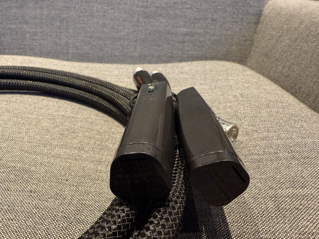 Audioquest Wind XLR 2.5M Interconnect Cables EXCELLENT – 3mA Audioquest Wind XLR 2.5M Interconnect Cables EXCELLENT – 3mA