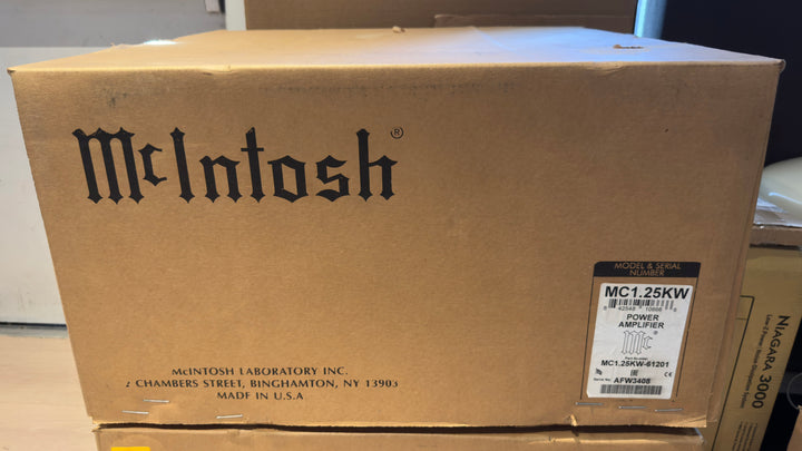 McIntosh MC1.25KW 1-Channel Solid State Amplifier Monoblock Pair with Boxes Serial AFW3406 & AFW3408 EXCELLENT