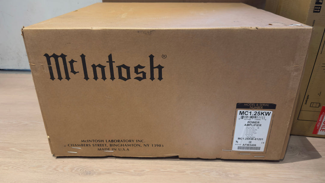 McIntosh MC1.25KW 1-Channel Solid State Amplifier Monoblock Pair with Boxes Serial AFW3406 & AFW3408 EXCELLENT