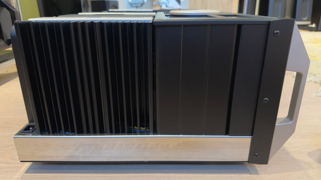 McIntosh MC1.25KW 1-Channel Solid State Amplifier Monoblock Pair with Boxes Serial AFW3406 & AFW3408 EXCELLENT