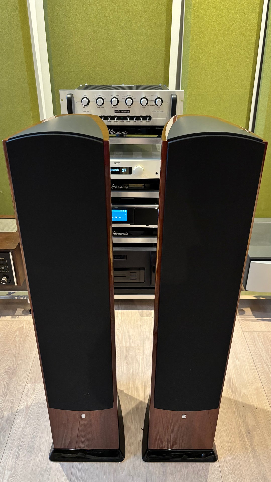 Revel Performa3 F206 3-Way Floorstanding Full-Range Tower Speakers in Walnut Gloss EXCELLENT