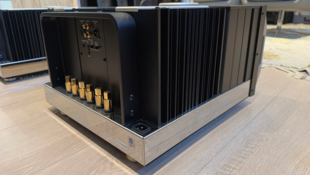 McIntosh MC1.25KW 1-Channel Solid State Amplifier Monoblock Pair with Boxes Serial AFW3406 & AFW3408 EXCELLENT