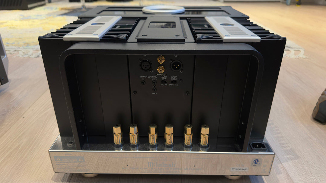McIntosh MC1.25KW 1-Channel Solid State Amplifier Monoblock Pair with Boxes Serial AFW3406 & AFW3408 EXCELLENT