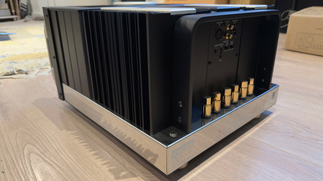 McIntosh MC1.25KW 1-Channel Solid State Amplifier Monoblock Pair with Boxes MINT