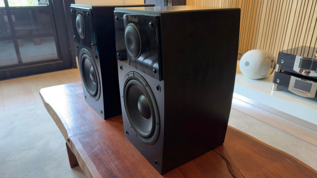 McIntosh LS320 Bookshelf Speakers in Black No Box EXCELLENT