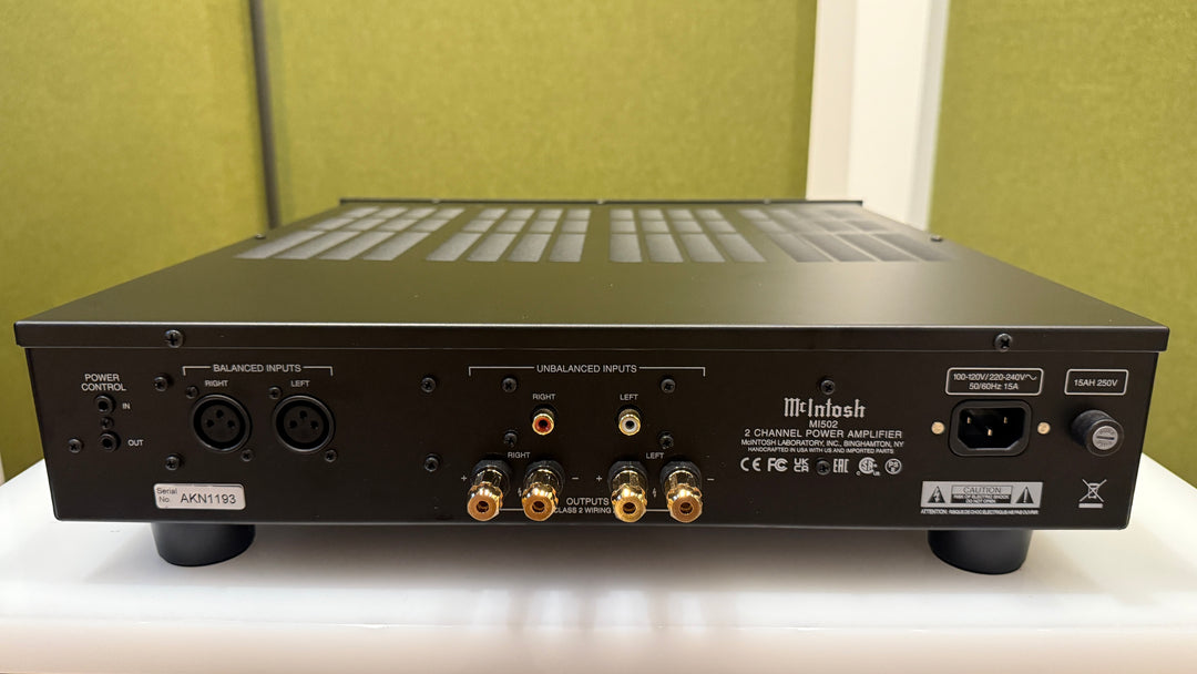 McIntosh MI502 Two Channel Power Amplifier EXCELLENT