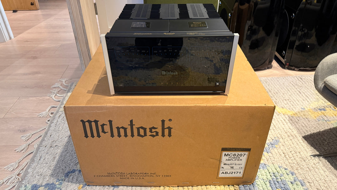 McIntosh MC8207 7-Channel Solid State Amplifier EXCELLENT