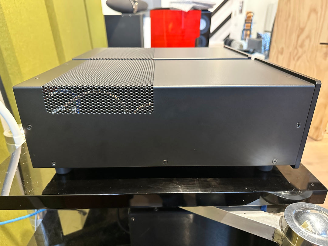 ATI AT500nc Series AT541NC Monoblock Amplifier Pair Class D in Black EXCELLENT