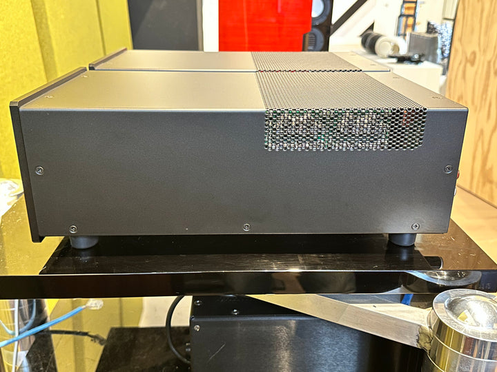 ATI AT500nc Series AT541NC Monoblock Amplifier Pair Class D in Black EXCELLENT
