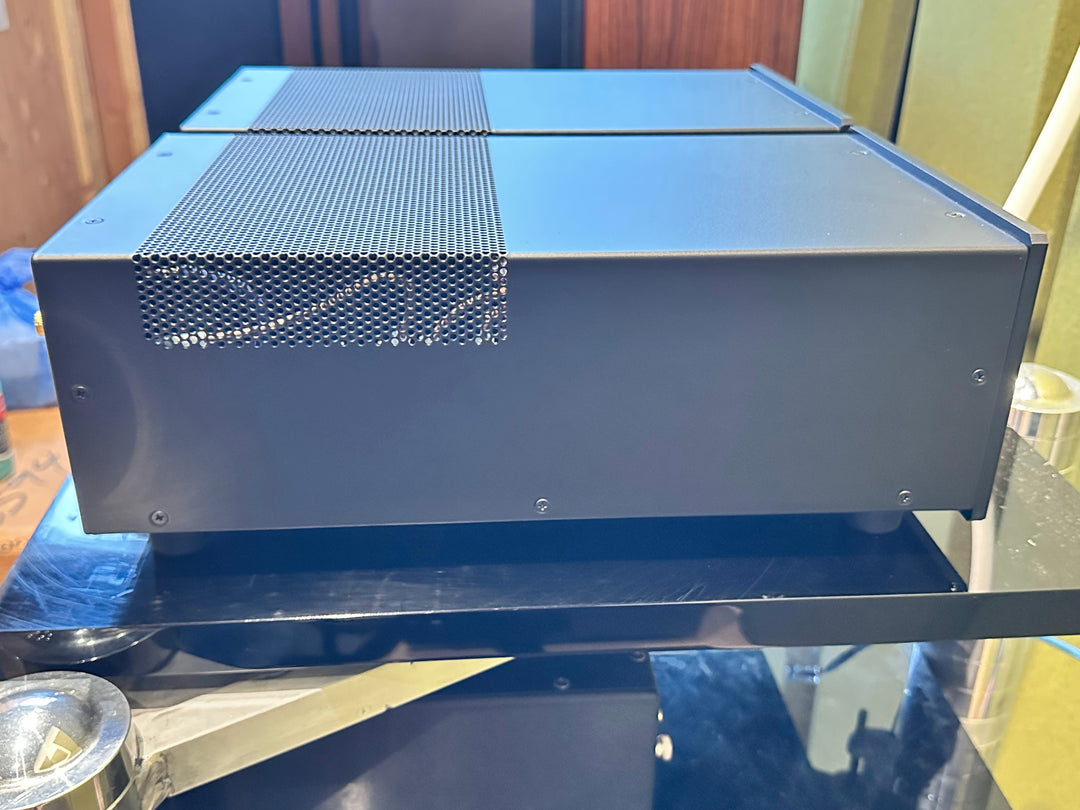 ATI AT500nc Series AT541NC Monoblock Amplifier Pair Class D in Black EXCELLENT