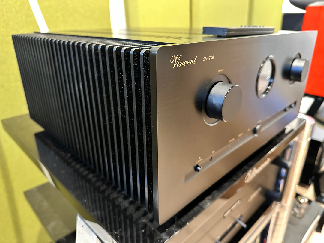 Vincent SV700 Integrated Amplifier in Black w Remote & Box EXCELLENT
