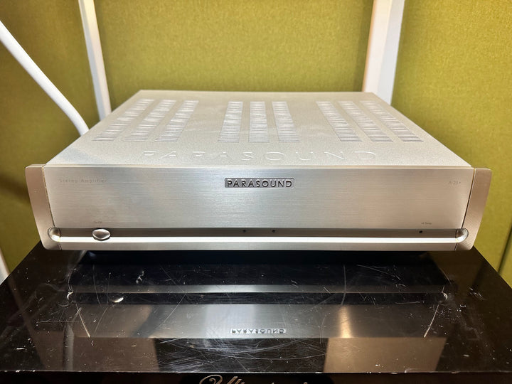 Parasound Halo A23+ Stereo Amplifier in Silver w Box EXCELLENT