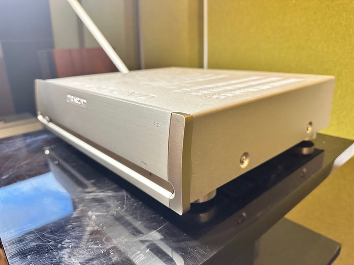 Parasound Halo A23+ Stereo Amplifier in Silver w Box EXCELLENT