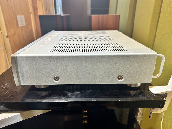 Parasound Halo A23+ Stereo Amplifier in Silver w Box EXCELLENT