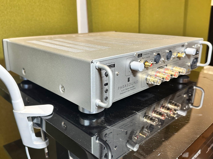 Parasound Halo A23+ Stereo Amplifier in Silver w Box EXCELLENT