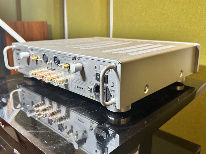 Parasound Halo A23+ Stereo Amplifier in Silver w Box EXCELLENT