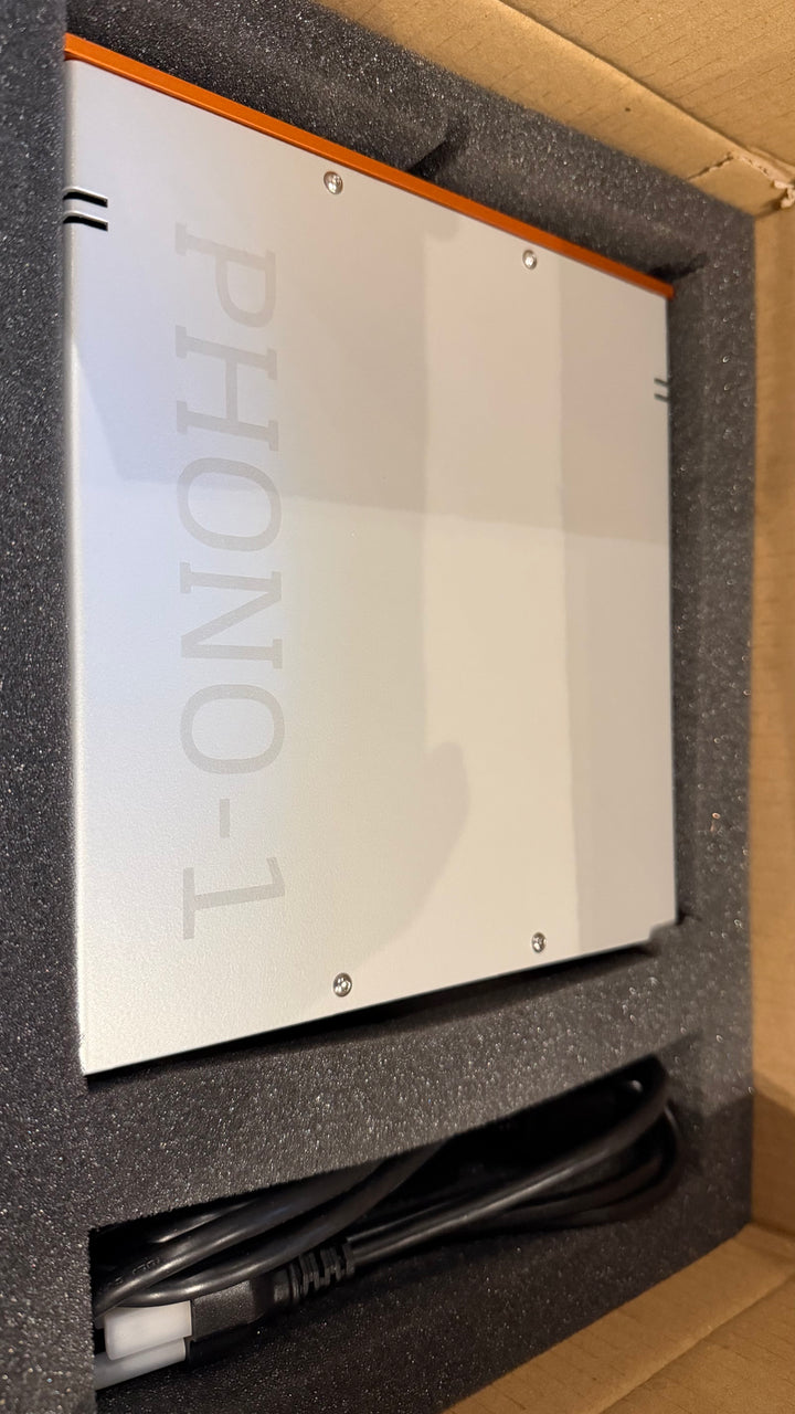 Vertere Phono-1 MM / MC Preamplifier Phono Stage MkII L in Orange EXCELLENT