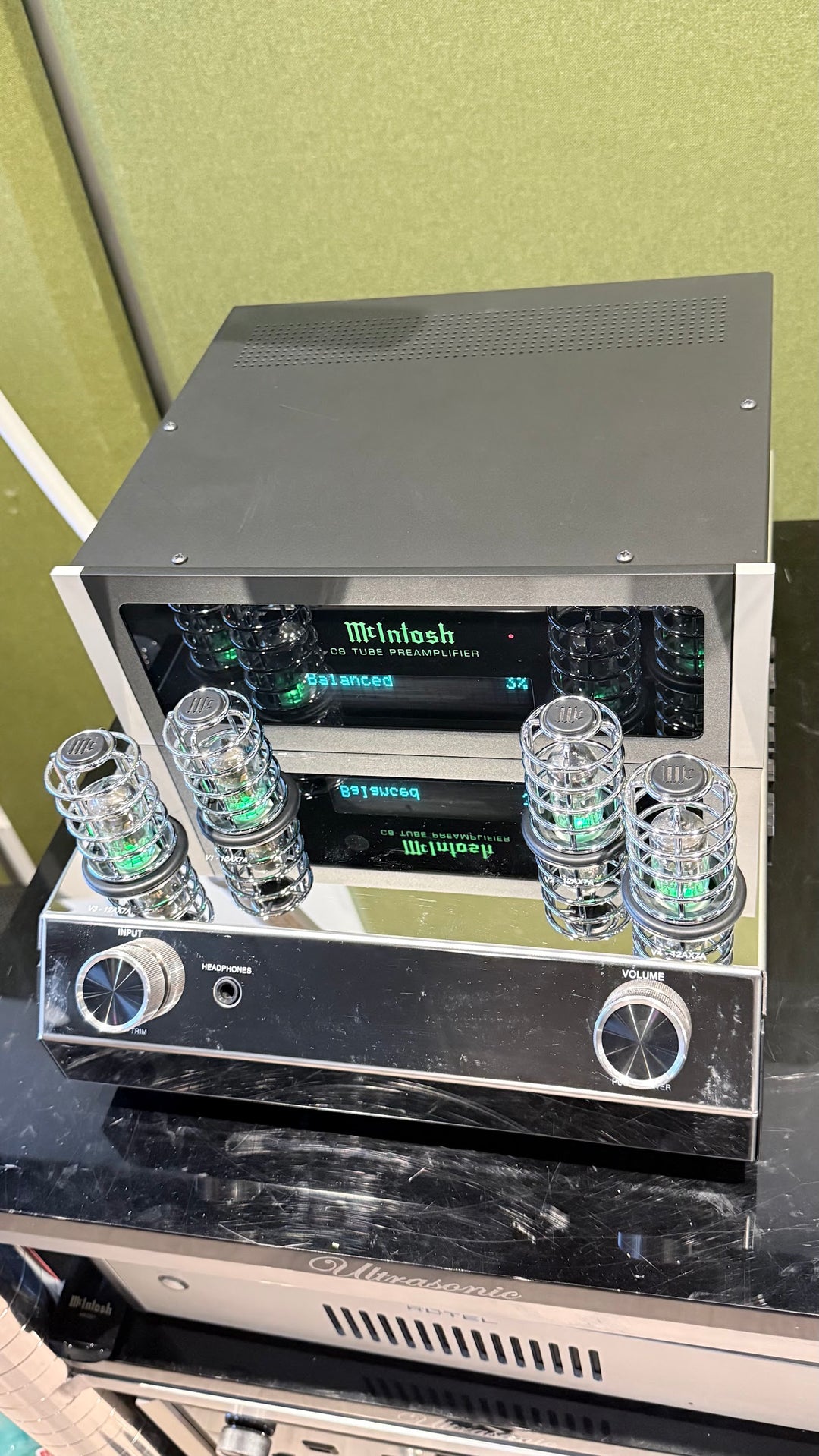 McIntosh C8 Vacuum Tube Preamplifier w Box EXCELLENT