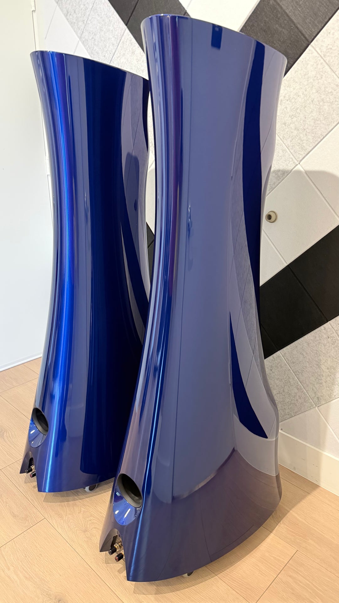Estelon X Diamond Mk II Full-Range Speakers in Blue Cobalt Liquid Gloss 1-Owner with Crates EXCELLENT