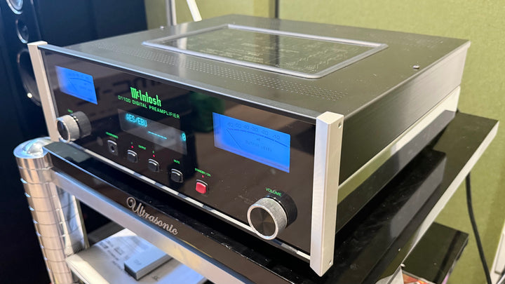 McIntosh D1100 DAC Digital Preamplifier w Box VERY GOOD