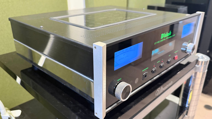 McIntosh D1100 DAC Digital Preamplifier w Box VERY GOOD