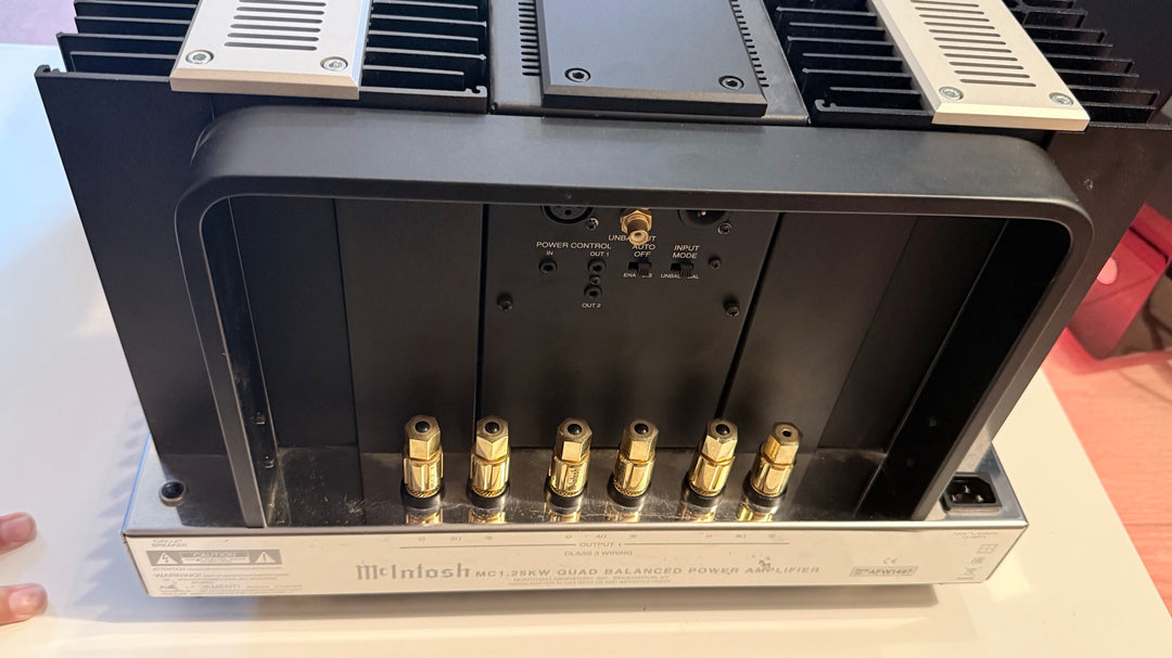 McIntosh MC1.25kW Quad Balanced Power Amplifier Monoblock Pair with Boxes EXCELLENT