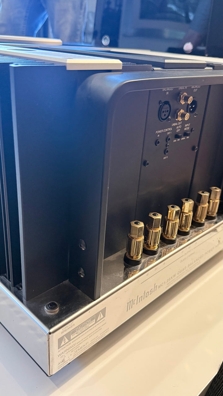 McIntosh MC1.25kW Quad Balanced Power Amplifier Monoblock Pair with Boxes EXCELLENT