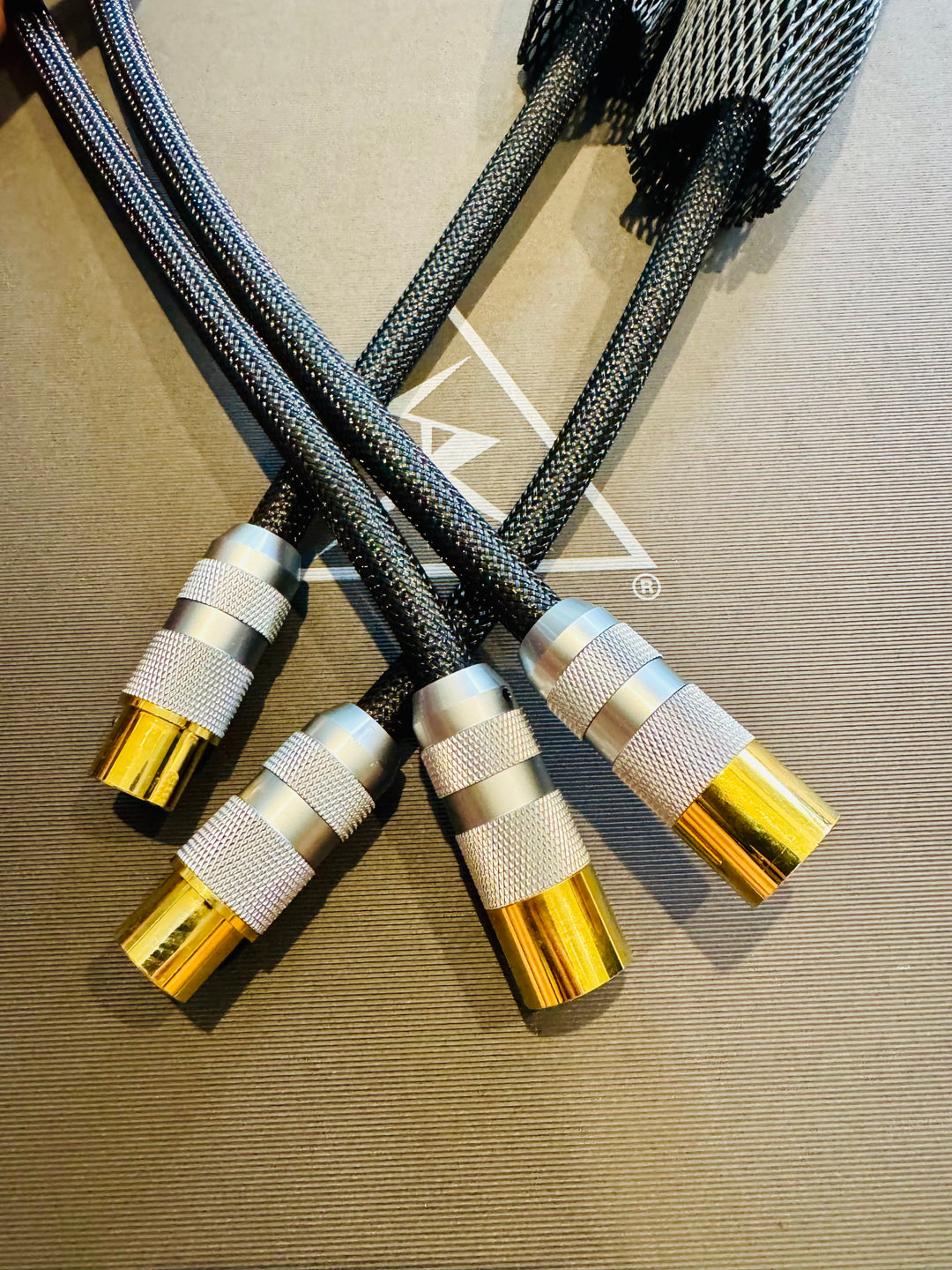 Shunyata Research Alpha V2 1M XLR Interconnect Cables w Box EXCELLENT